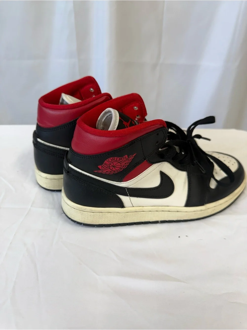 Nike Air Jordan one mid gym red panda women’s 8 black white and red sneaker